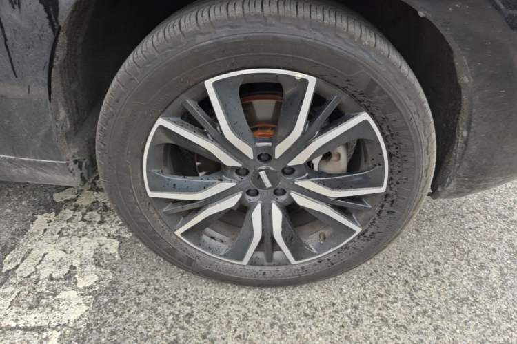 Used Wey VV7 2017 2.0T Flagship Model Right Front Wheel Hub