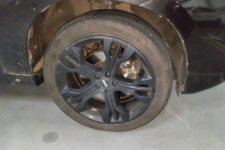 Used Wey VV7 2017 2.0T Flagship Model Right Front Wheel Hub
