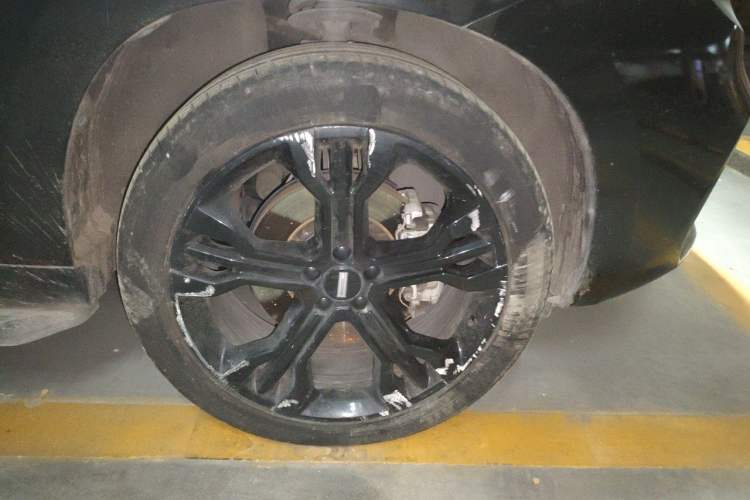 Used Wey VV7 2017 2.0T Ultra-Luxury Version Right Front Wheel Hub