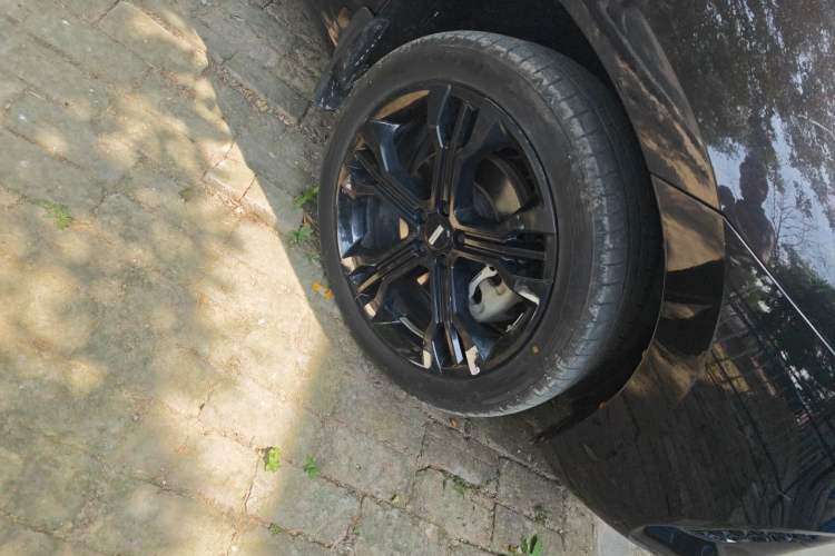 Used Wey VV7 2017 2.0T Flagship Model Right Front Wheel Hub
