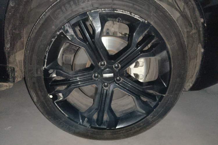 Used Wey VV7 2017 2.0T Flagship Model Right Front Wheel Hub