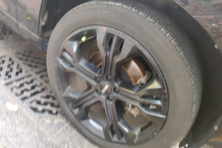 Used Wey VV7 2017 2.0T Flagship Model Right Front Wheel Hub