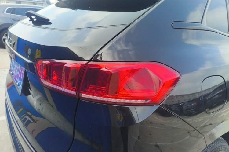 Used Wey VV7 2017 2.0T Flagship Model Right Rear Taillight