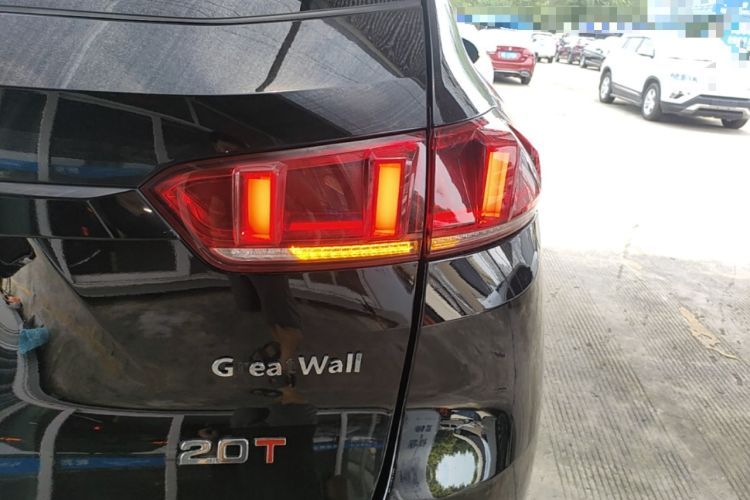 Used Wey VV7 2017 2.0T Ultra-Luxury Version Right Rear Taillight