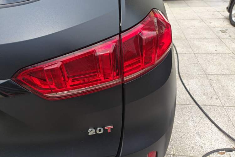 Used Wey VV7 2017 2.0T Luxury Model Right Rear Taillight