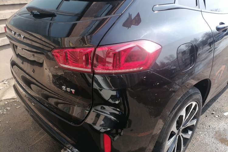 Used Wey VV7 2017 2.0T Ultra-Luxury Version Right Rear Taillight