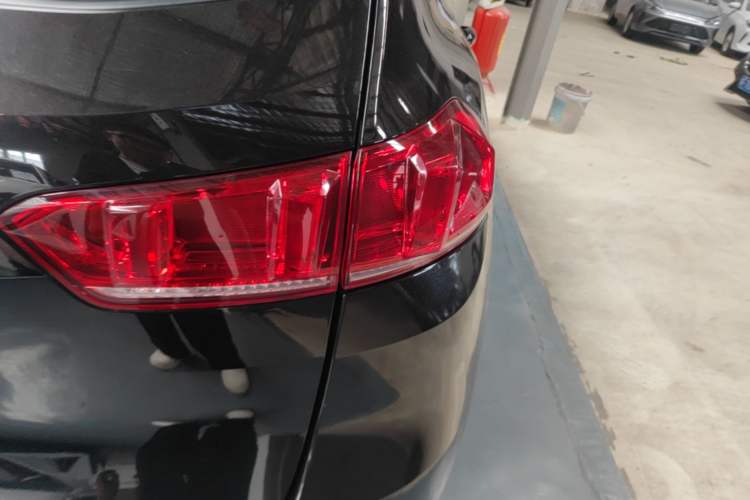 Used Wey VV7 2017 2.0T Flagship Model Right Rear Taillight