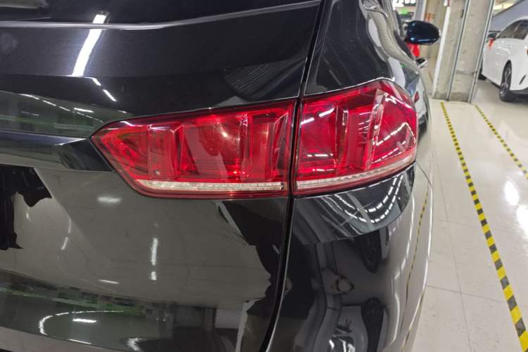 Used Wey VV7 2017 2.0T Luxury Model Right Rear Taillight