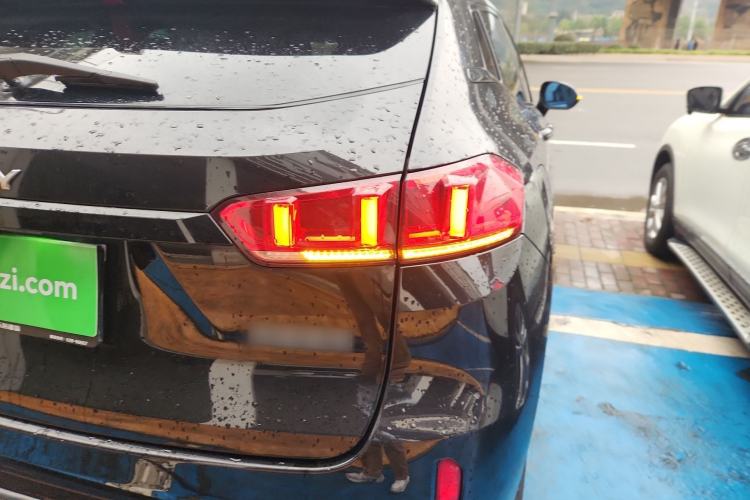 Used Wey VV7 2017 2.0T Ultra-Luxury Version Right Rear Taillight