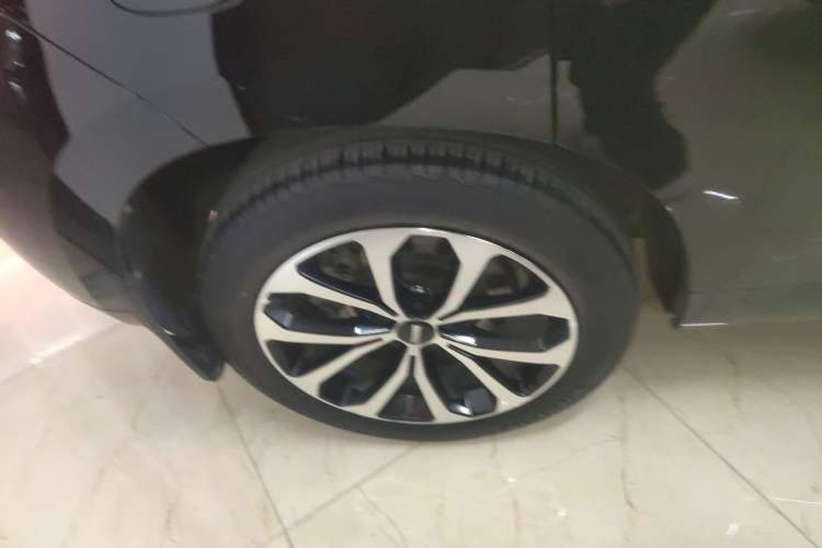 Used Wey VV7 2017 2.0T Ultra-Luxury Version Right Rear Wheel Hub