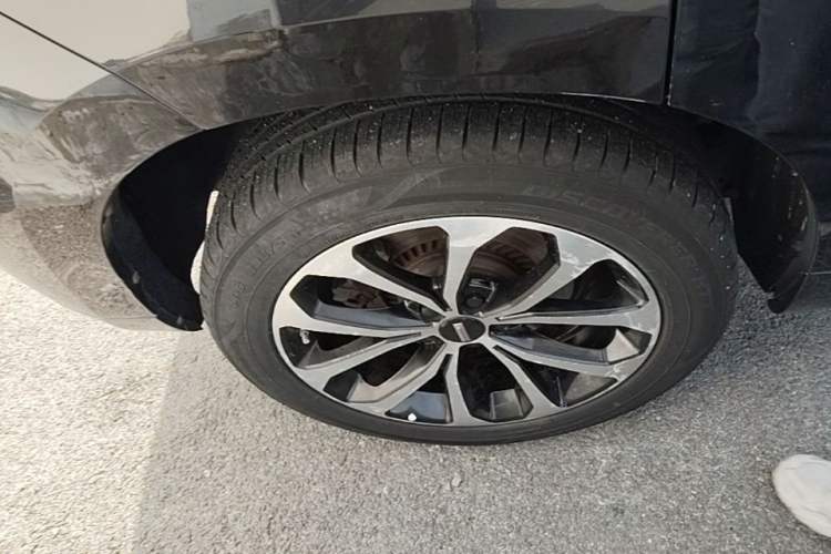 Used Wey VV7 2017 2.0T Ultra-Luxury Version Right Rear Wheel Hub