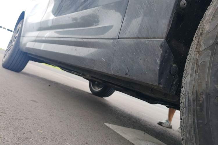 Used Wey VV7 2017 2.0T Flagship Model Right Side Sill