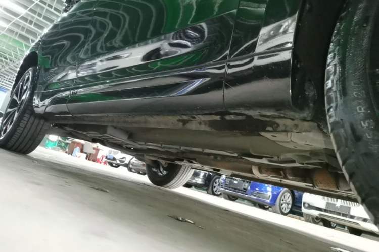Used Wey VV7 2017 2.0T Ultra-Luxury Version Right Side Sill