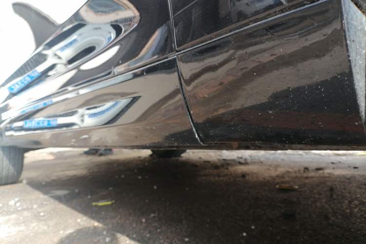 Used Wey VV7 2017 2.0T Ultra-Luxury Version Right Side Sill