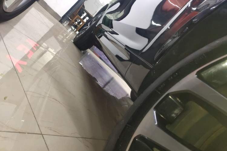 Used Wey VV7 2017 2.0T Ultra-Luxury Version Right Side Sill
