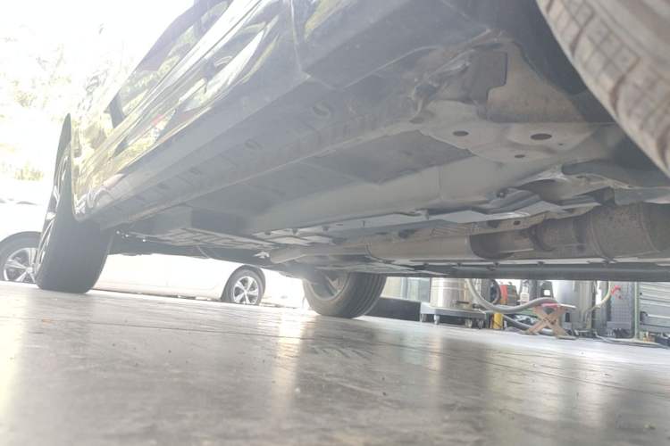 Used Wey VV7 2017 2.0T Ultra-Luxury Version Right Side Sill