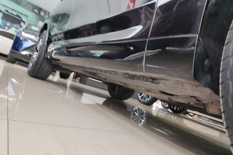 Used Wey VV7 2017 2.0T Flagship Model Right Side Sill