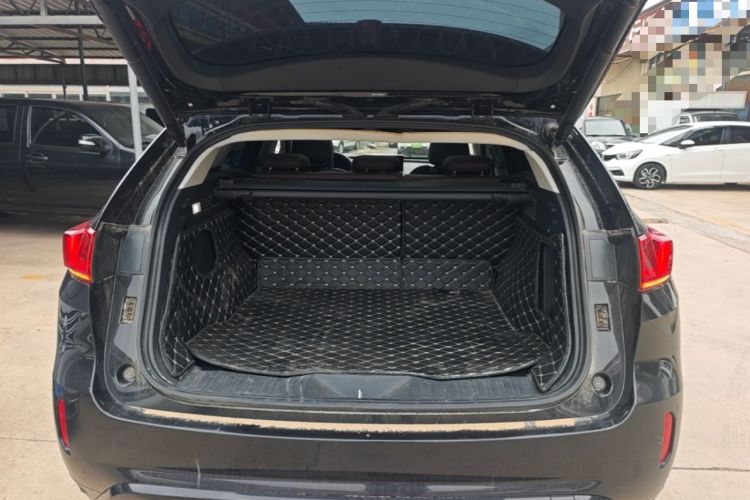 Used Wey VV7 2017 2.0T Flagship Model Trunk