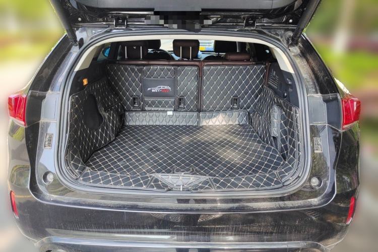 Used Wey VV7 2017 2.0T Flagship Model Trunk