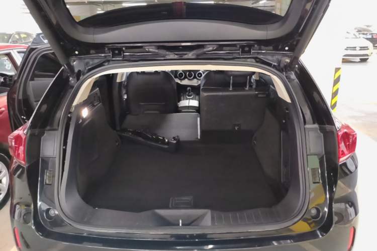 Used Wey VV7 2017 2.0T Flagship Model Trunk