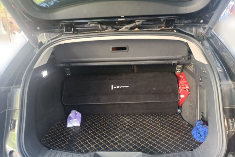 Used Wey VV7 2017 2.0T Flagship Model Trunk