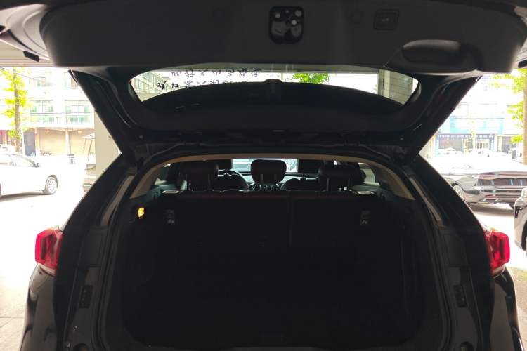 Used Wey VV7 2017 2.0T Flagship Model Trunk