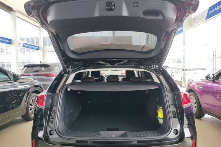 Used Wey VV7 2017 2.0T Flagship Model Trunk