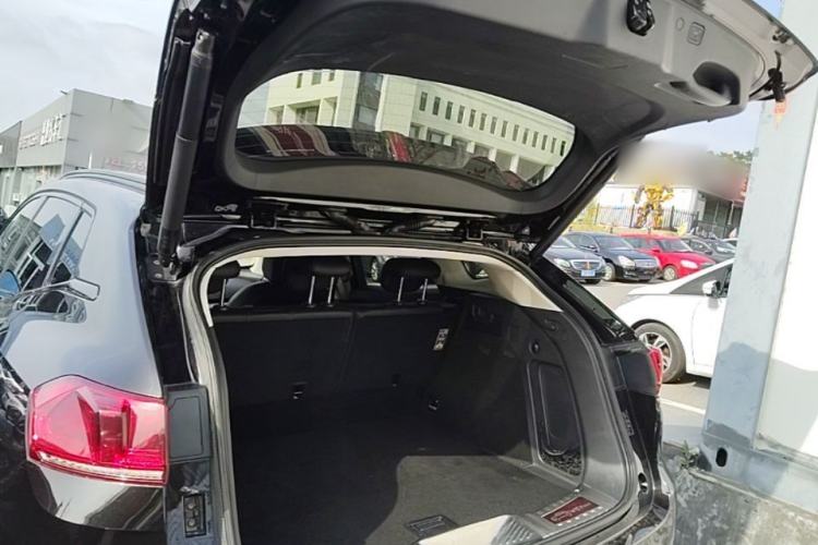 Used Wey VV7 2017 2.0T Ultra-Luxury Version Trunk