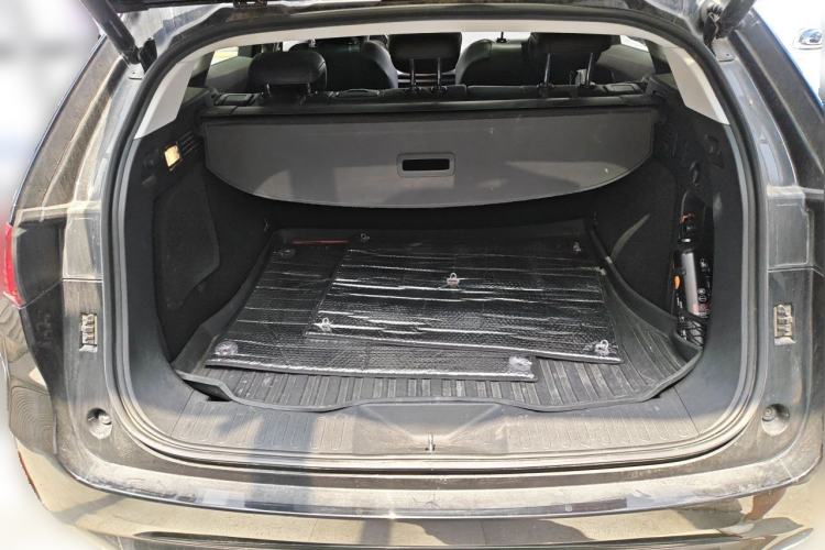 Used Wey VV7 2017 2.0T Flagship Model Trunk