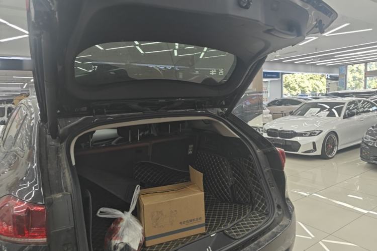 Used Wey VV7 2017 2.0T Flagship Model Trunk