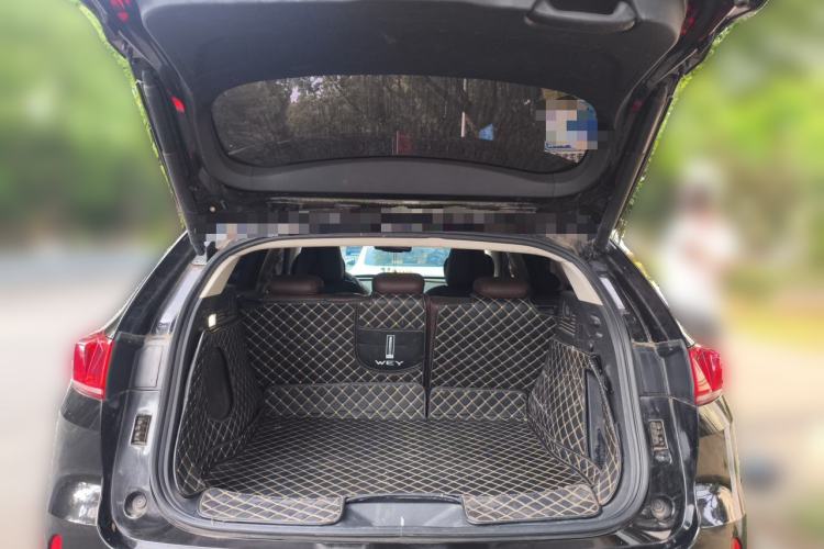 Used Wey VV7 2017 2.0T Flagship Model Trunk