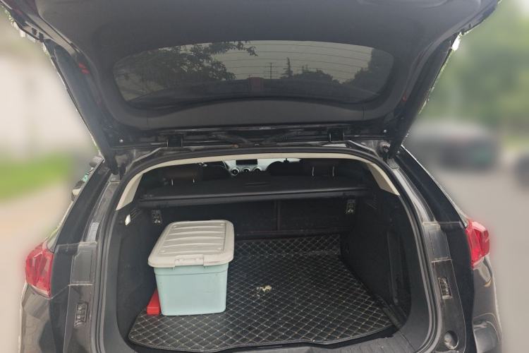 Used Wey VV7 2017 2.0T Flagship Model Trunk