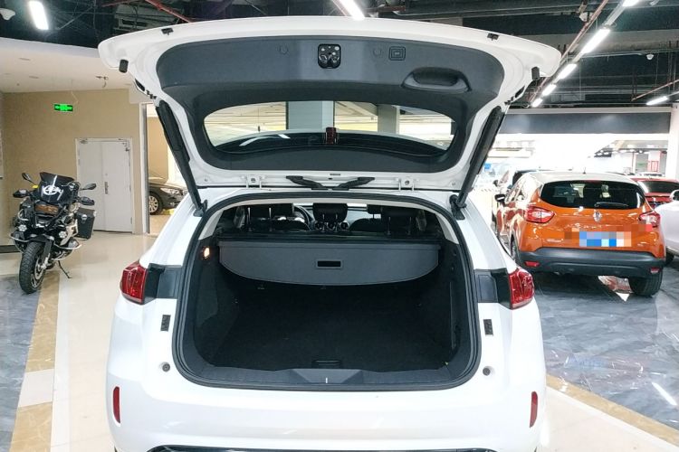 Used Wey VV7 2017 2.0T Ultra-Luxury Version Trunk