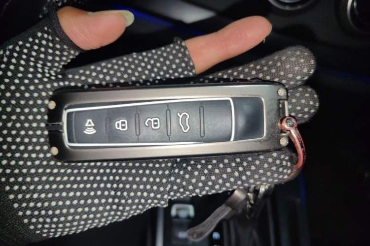 Used Wey VV7 2017 2.0T Ultra-Luxury Version Vehicle Key