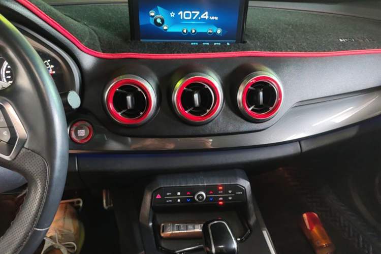 Used Wey VV7 2017 2.0T Flagship Model Audio And AC Panel
