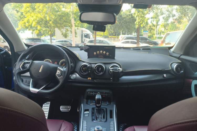 Used Wey VV7 2017 2.0T Flagship Model Center Console