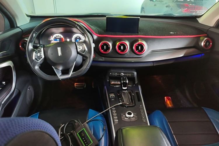 Used Wey VV7 2017 2.0T Flagship Model Center Console