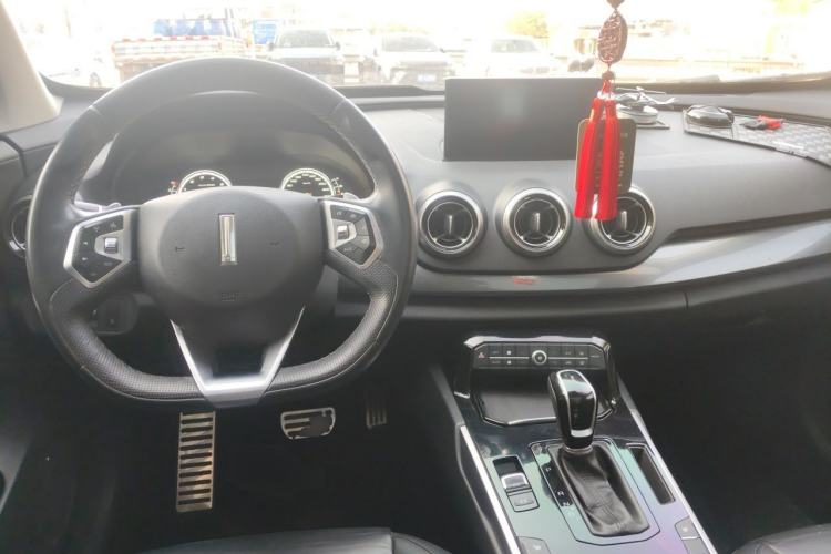 Used Wey VV7 2017 2.0T Flagship Model Center Console