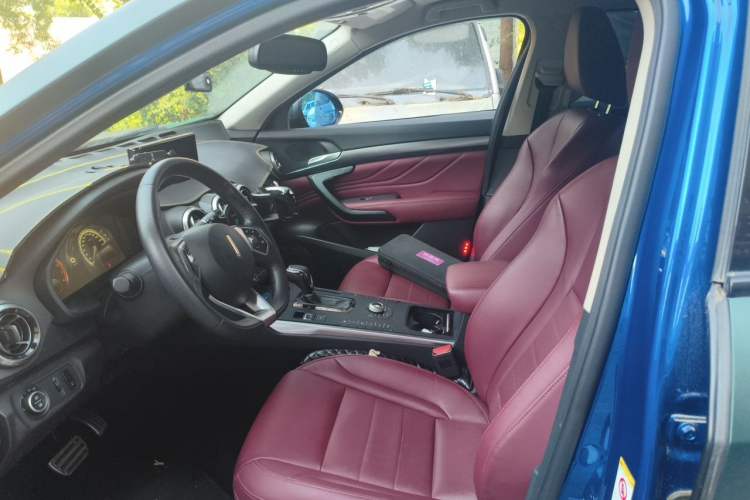 Used Wey VV7 2017 2.0T Flagship Model Driver Seat