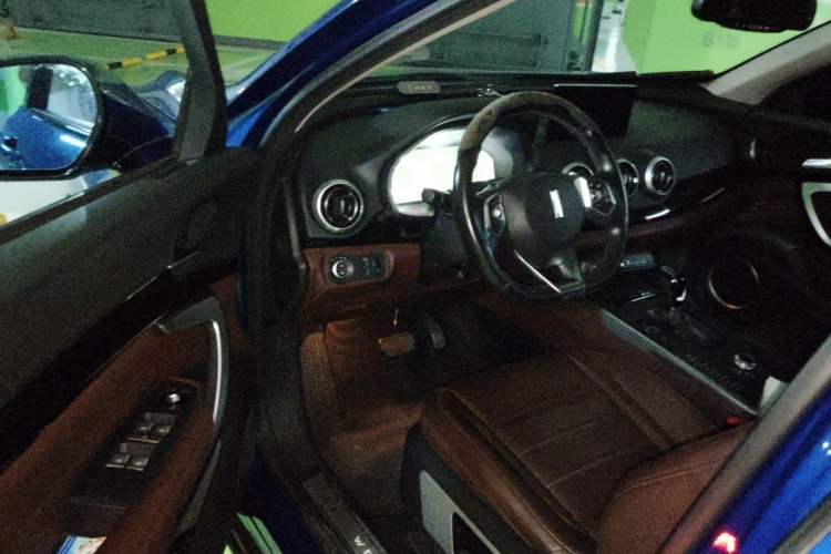 Used Wey VV7 2017 2.0T Ultra-Luxury Version Driver Seat