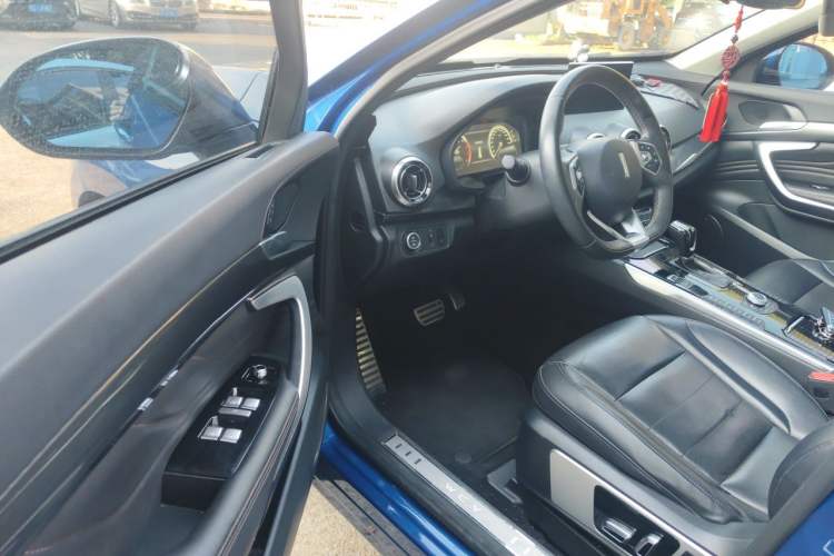 Used Wey VV7 2017 2.0T Flagship Model Driver Seat