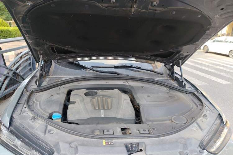 Used Wey VV7 2017 2.0T Ultra-Luxury Version Engine Bay