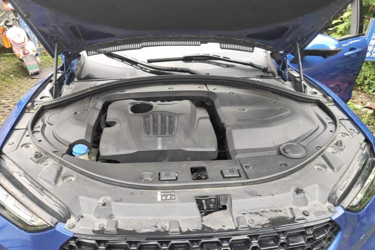 Used Wey VV7 2017 2.0T Flagship Model Engine Bay