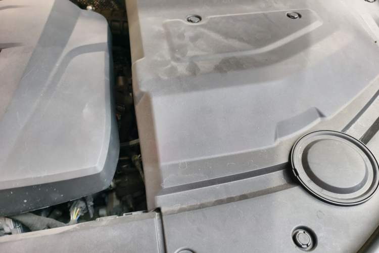 Used Wey VV7 2017 2.0T Luxury Model Engine Bay Left