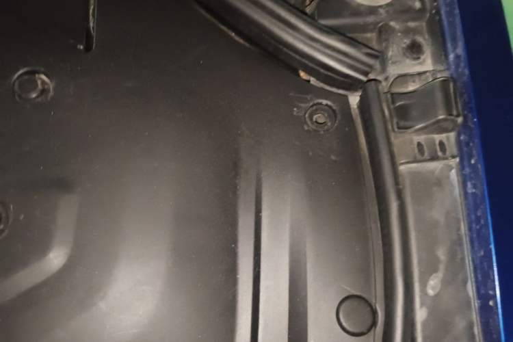 Used Wey VV7 2017 2.0T Ultra-Luxury Version Engine Bay Left