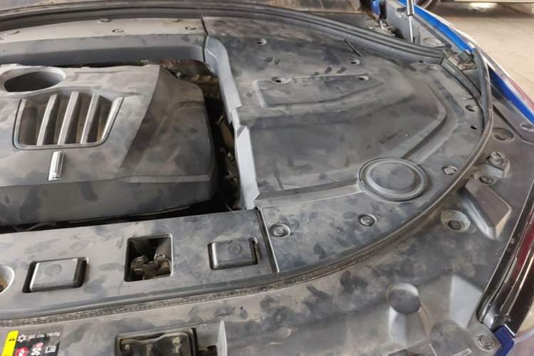 Used Wey VV7 2017 2.0T Flagship Model Engine Bay Left