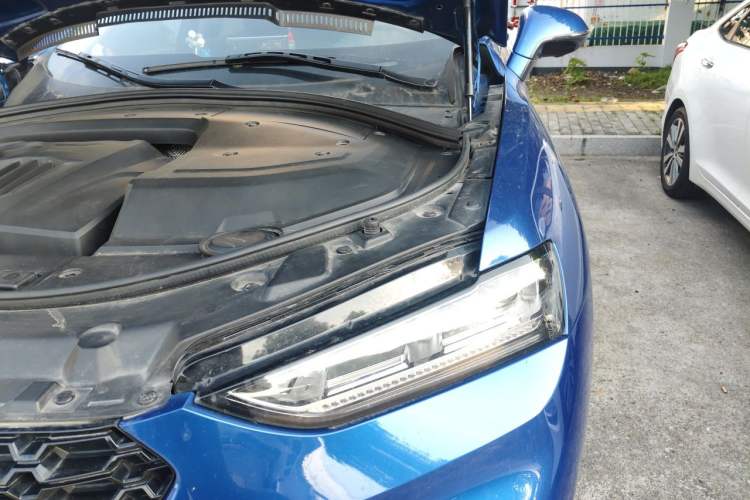 Used Wey VV7 2017 2.0T Flagship Model Engine Bay Left
