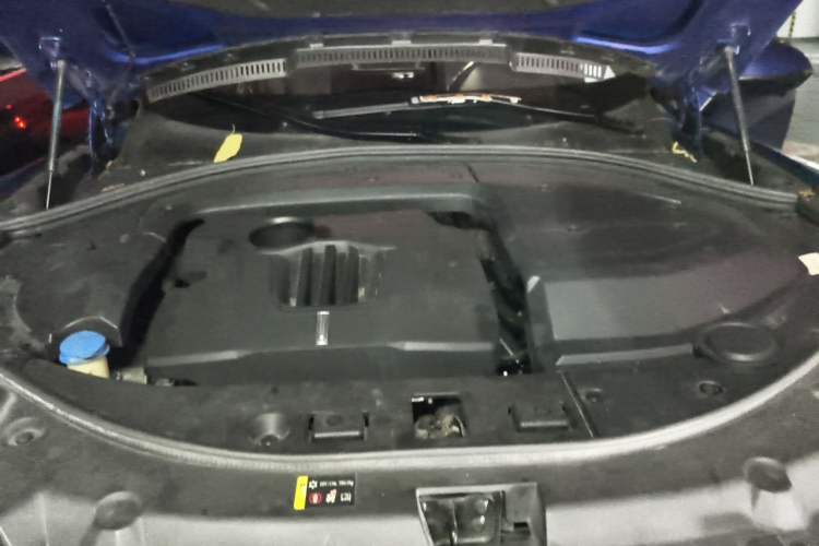 Used Wey VV7 2017 2.0T Flagship Model Engine Bay