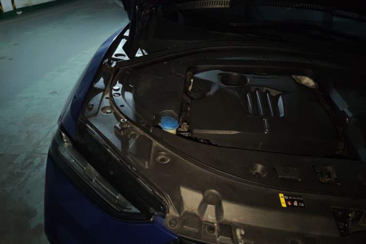 Used Wey VV7 2017 2.0T Flagship Model Engine Bay Right