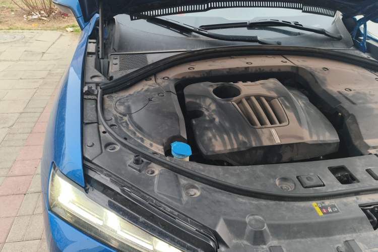 Used Wey VV7 2017 2.0T Flagship Model Engine Bay Right